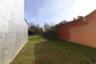 Welkom in Blaasveld!Altijd al gedroomd van een nieuwe woning in een rustige omgeving? Dan is deze bouwgrond voor een gesloten bebouwing in Blaasveld...