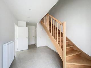 Plan je afspraak via www.living-stone.beDeze woning omvat op het gelijkvloers een inkomhal met toilet, een ruime woonkamer met een volledig...