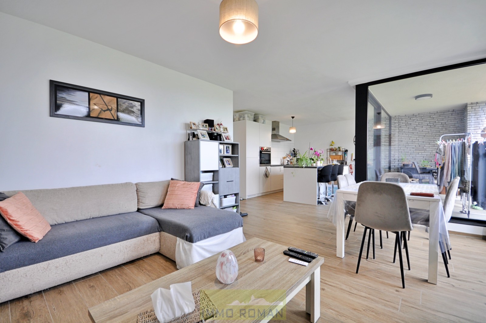 Appartement récent avec terrasse et parking souterrain à Renaix ! - photo 3