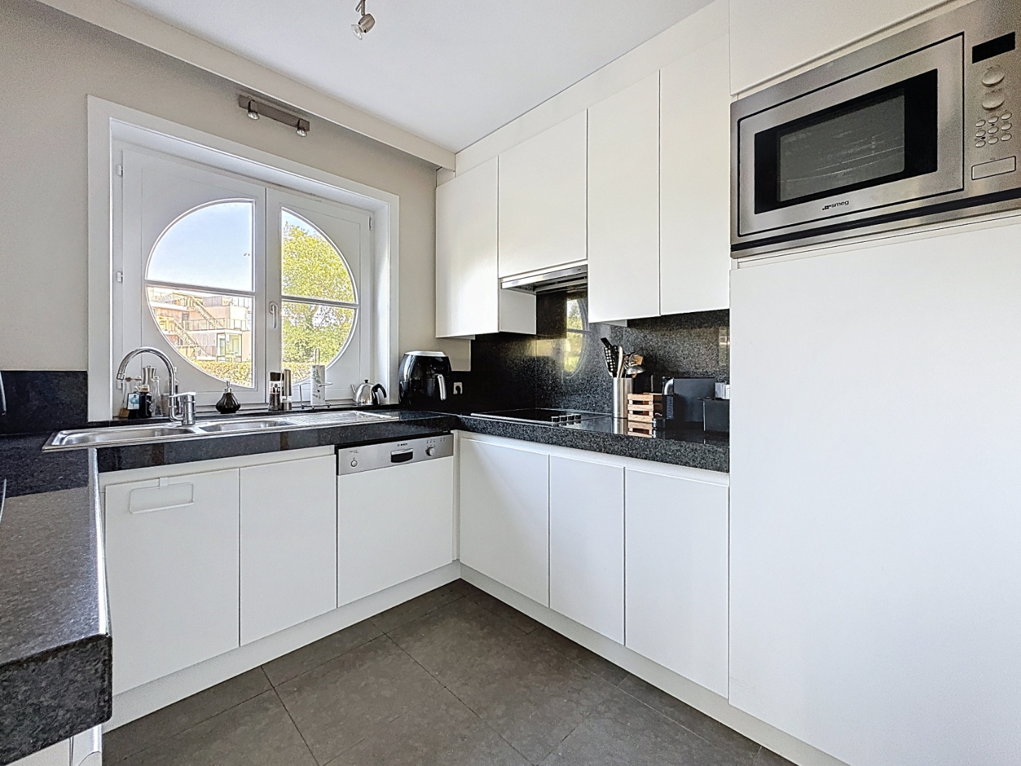 Prachtig appartement nabij het centrum van Sint-Idesbald. - foto 3