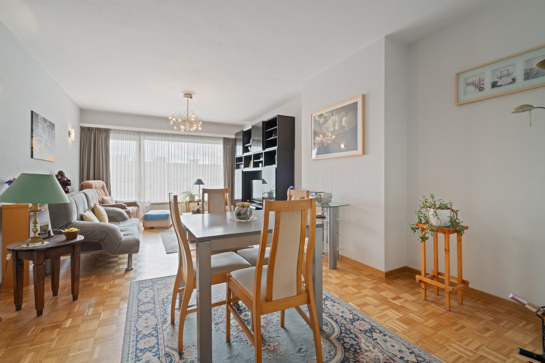 Centraal gelegen appartement met twee slaapkamers &amp; terras. - foto 3