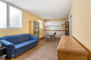 Bent u op zoek naar een winstgevende investering? Dit uitstekend gelegen opbrengsteigendom deels verder te renoveren aan het stadspark is...