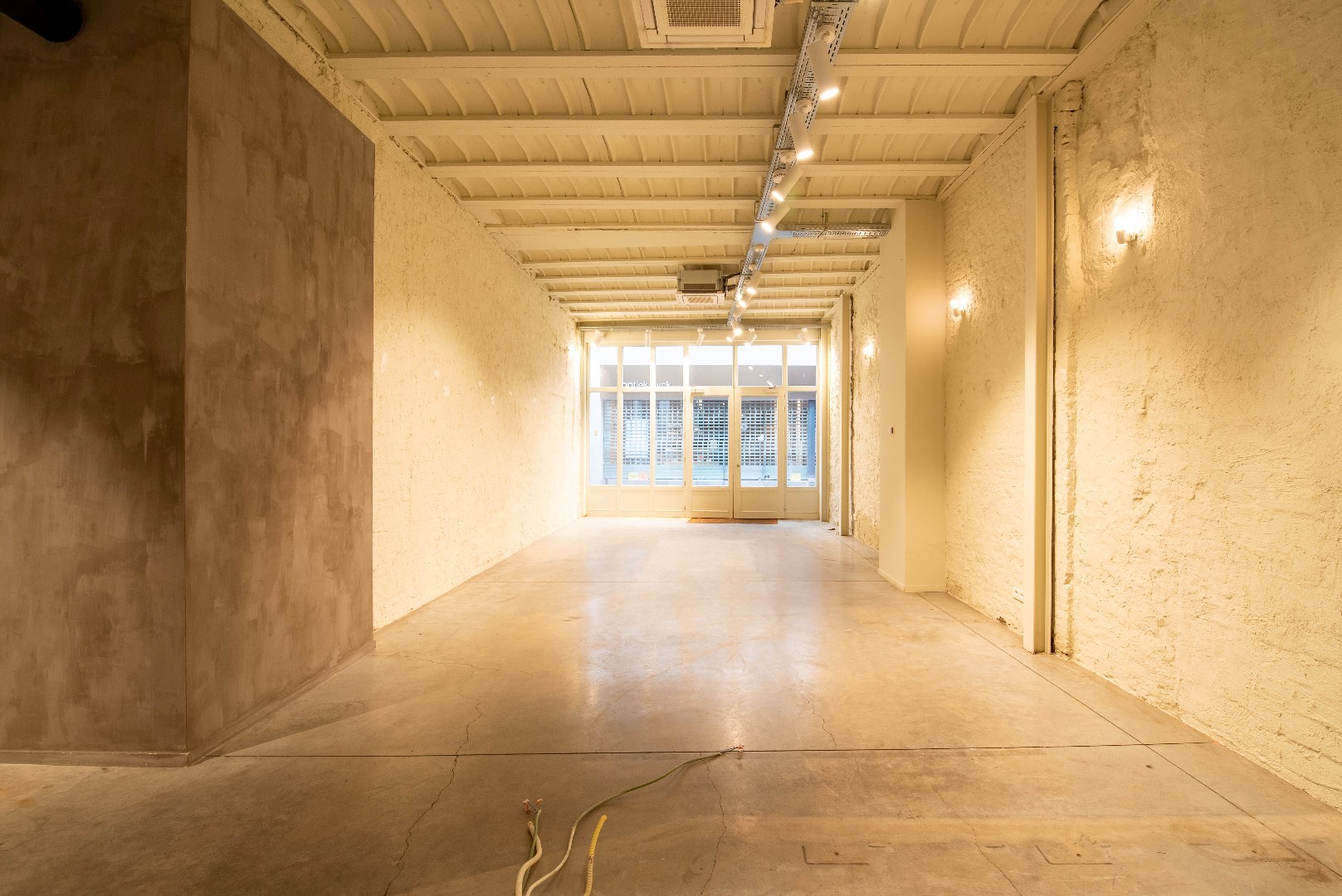 Mooie winkel met brede etalage - foto 4