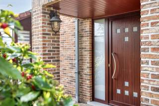 Découvrez ce bungalow très bien entretenu, situé au calme dans une impasse sur un beau terrain d'environ 8 ares.Vous profiterez ici en toute...