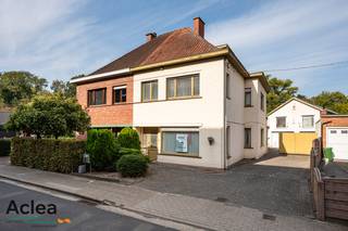 Ontdek deze te renoveren woning met bijhorend magazijn, gelegen in het dorpscentrum van Watervliet, ideaal voor wie houdt van een renovatieproject...