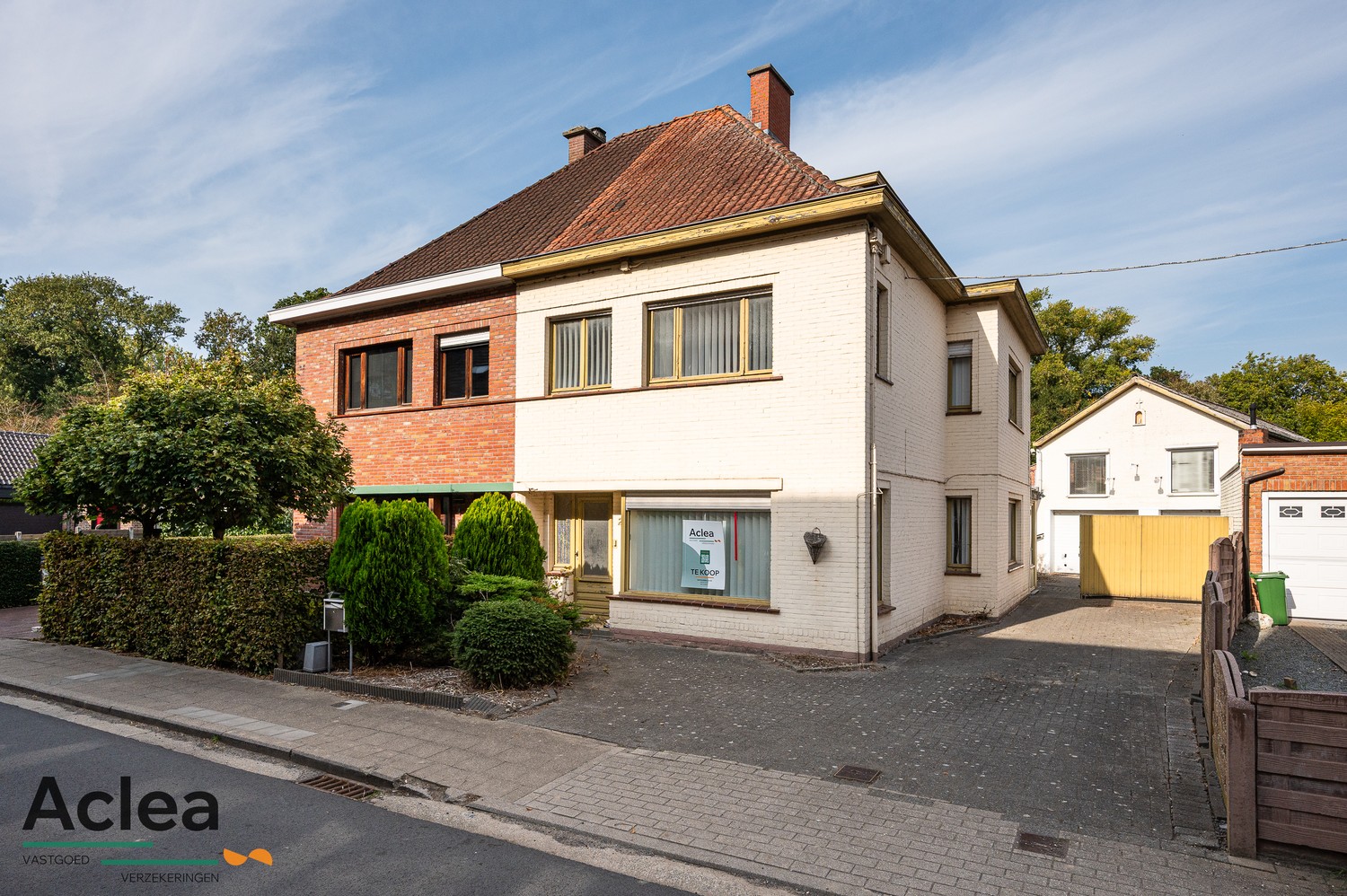 Te renoveren woning met grote magazijnruimte en veel potentieel - foto 2