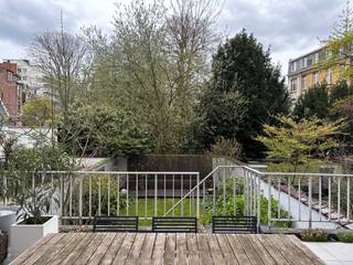 Lichtrijk en ruim tuinappartement in de Harmoniewijk (+ 2 P)“Wat dit appartement zo bijzonder maakt? De rust van de tuin, pal in de stad. Zodra de...