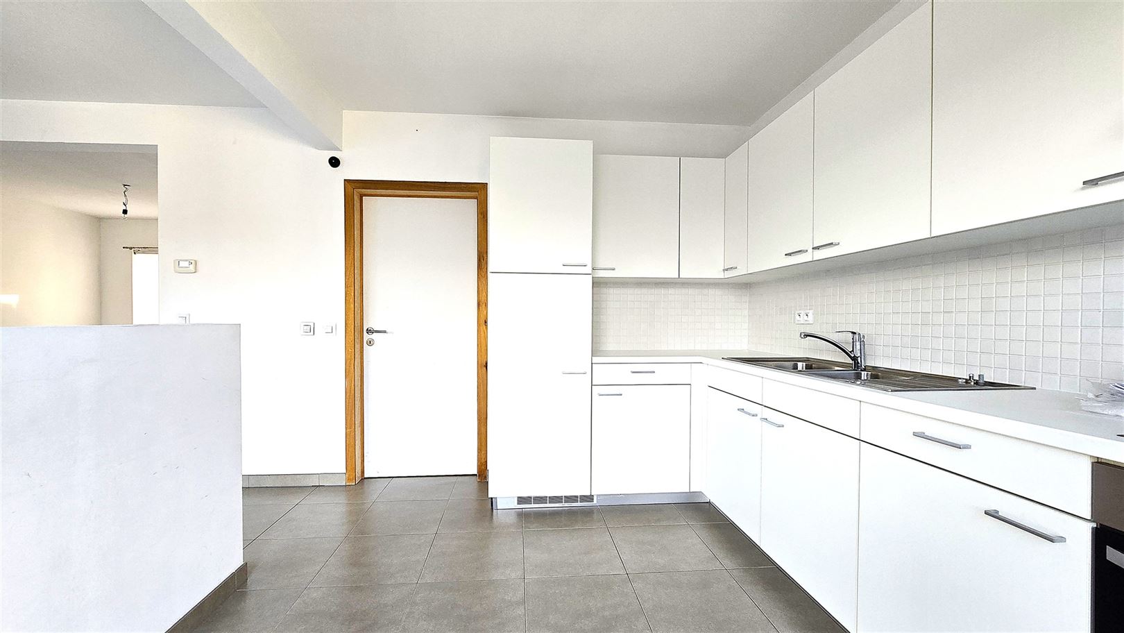 Recente, instapklare woning met zongerichte tuin - foto 5