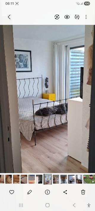 Mooi appartement in het centrum van arendonk op de derde verdieping. Lift aanwezig.<br />Dichtbij winkels, school, openbaar vervoer....<br />Inkomhal met kleine berging, apart toilet en 2 slaapkamers. 1 slaapkamer met badkamer, met bad en extra toilet en 1 slaapkamer met douche.<br />Woonkamer met hoog plafond en ingemaakte kast. Open keuken. Voor en achteraan mooi terras.<br />In kelder ook nog een berging. Voor fietsen ook nog een gemeenschappelijke open fietsenstalling. Vanaf 1 november beschikbaar.