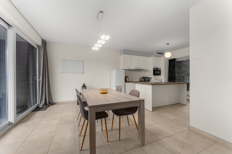 Nabij centrum Roeselare : recent  2 slaapkamers en twee terrassen in de Residentie El Palmar. Totale oppervlakte 138,43 m². - foto 4
