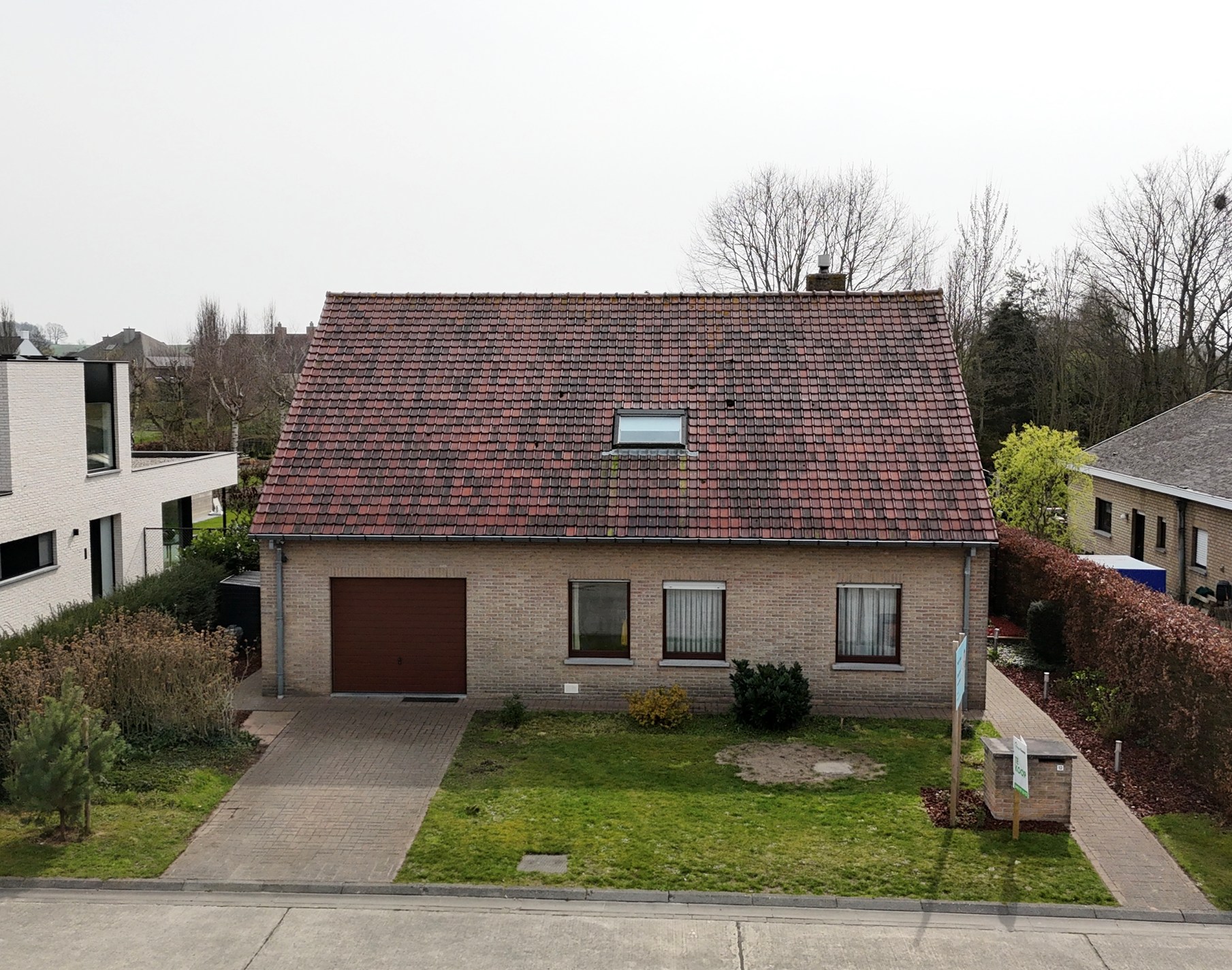 Alleenstaande instapklare gezinswoning met 5 slaapkamers zuidgerichte tuin en garage te Koekelare - foto 2