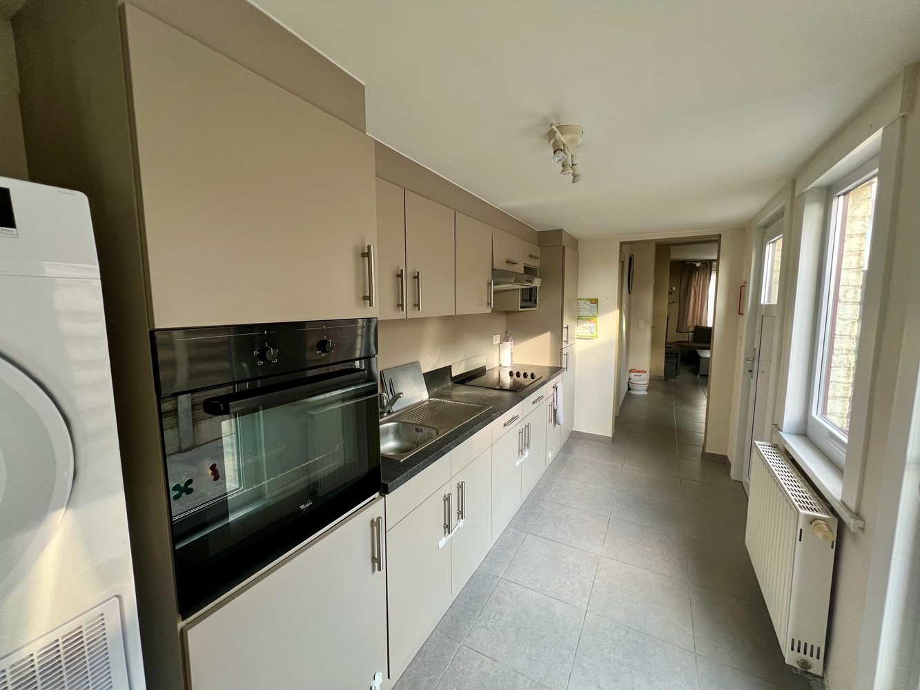 Gerenoveerde woning met prachtig uitzicht te huur! - foto 5