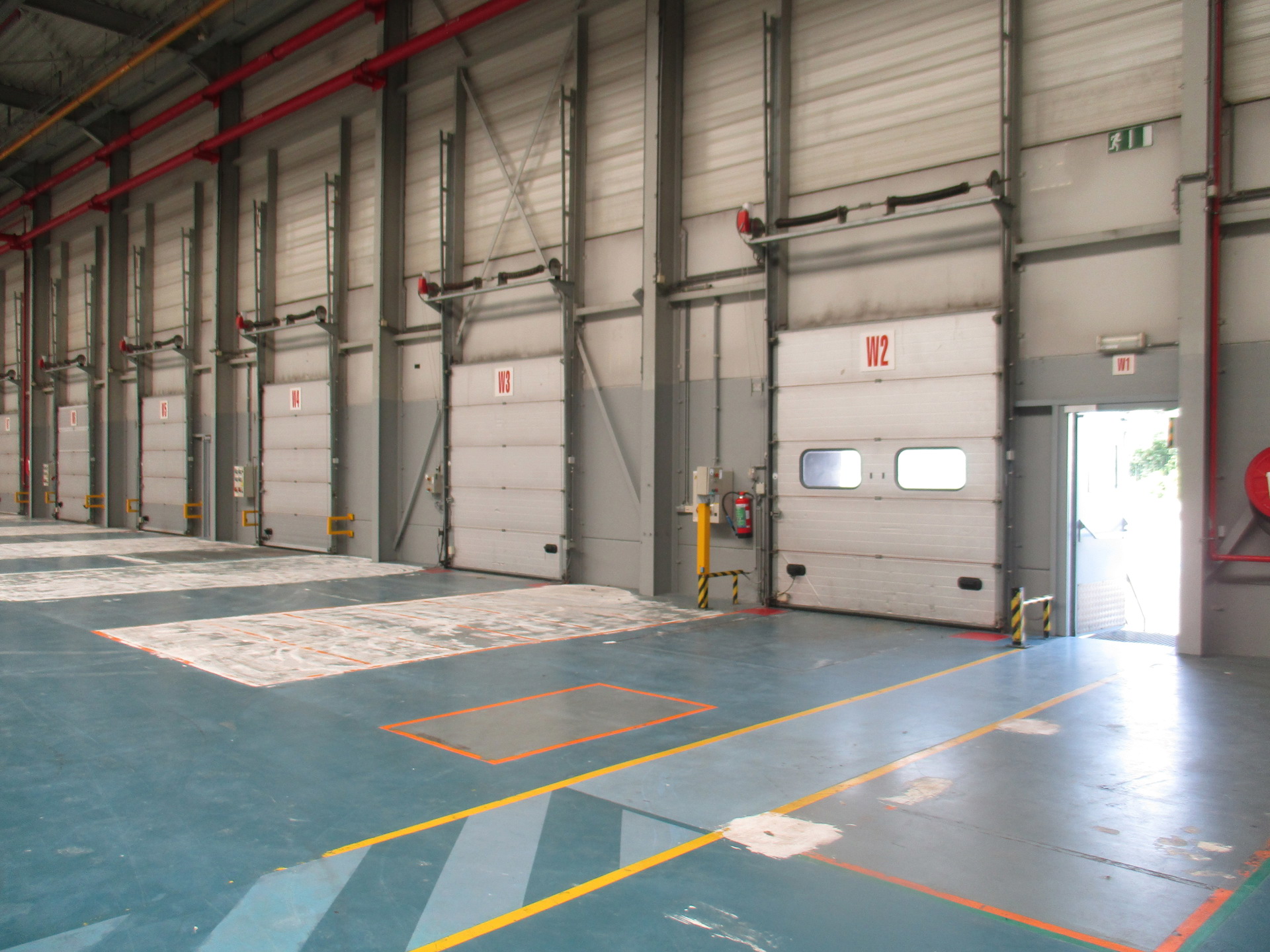 Magazijnen Hal B + C : 3.500m² te huur - foto 5