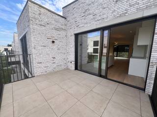 Welkom in Kalvekeet, een exclusief domein in Knokke met uitsluitend hoogwaardige nieuwbouwwoningen, ontworpen voor wie op zoek is naar rust,...