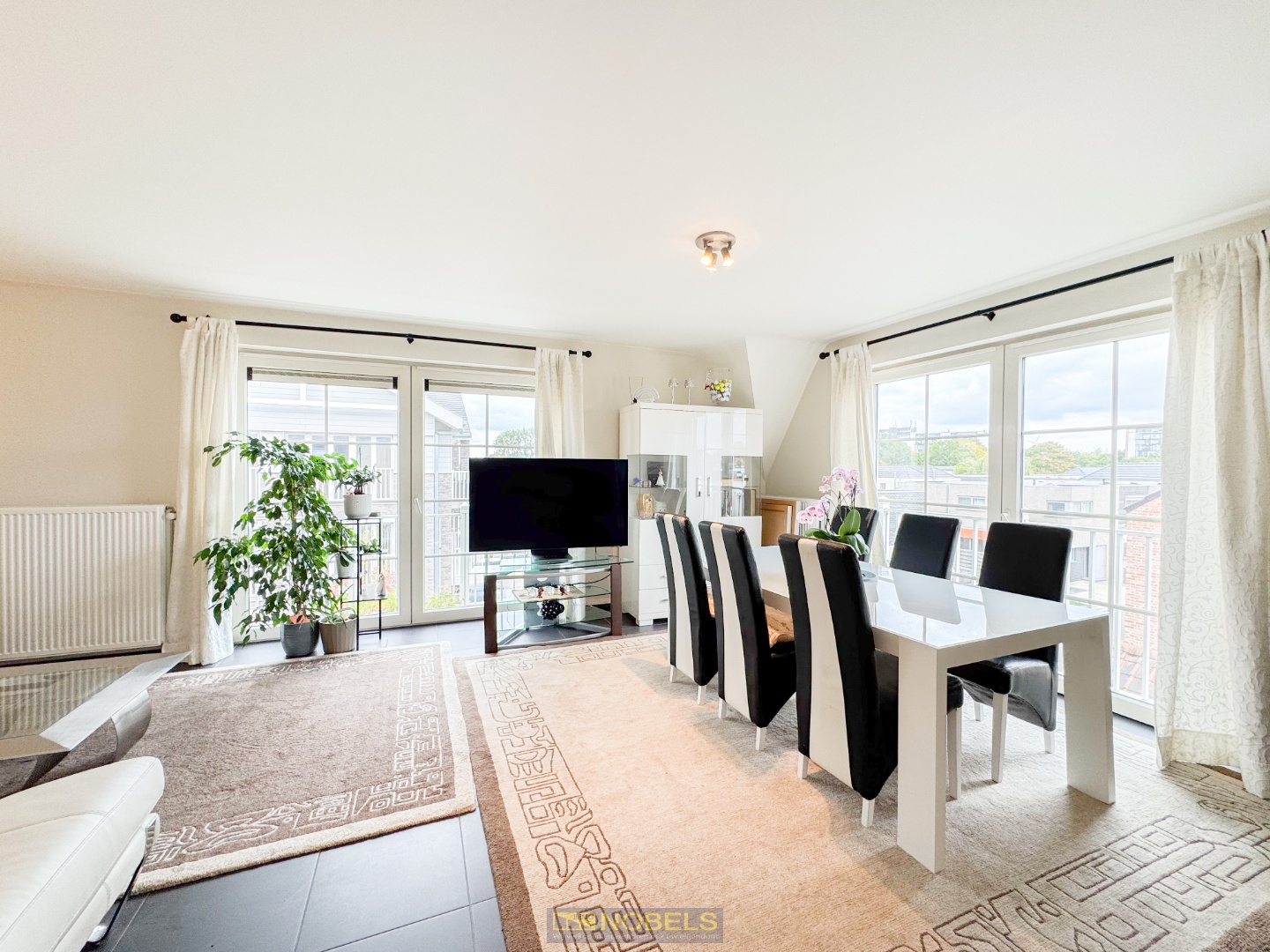 Te koop, energiezuinig 2-slaapkamer appartement met en 2 balkons te Waregem! - photo 5