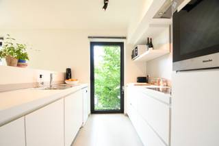 Dit tweeslaapkamer appartement is gelegen op de eerste verdieping van de residentie Leiemeersen II, nabij de belangrijkste uitvalswegen van Gent...