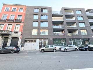 Ideaal gelegen in Schaarbeek in de wijk Josaphat, vlakbij het park, op de 1e verdieping van een recent gebouw, bieden we deze prachtige studio van...