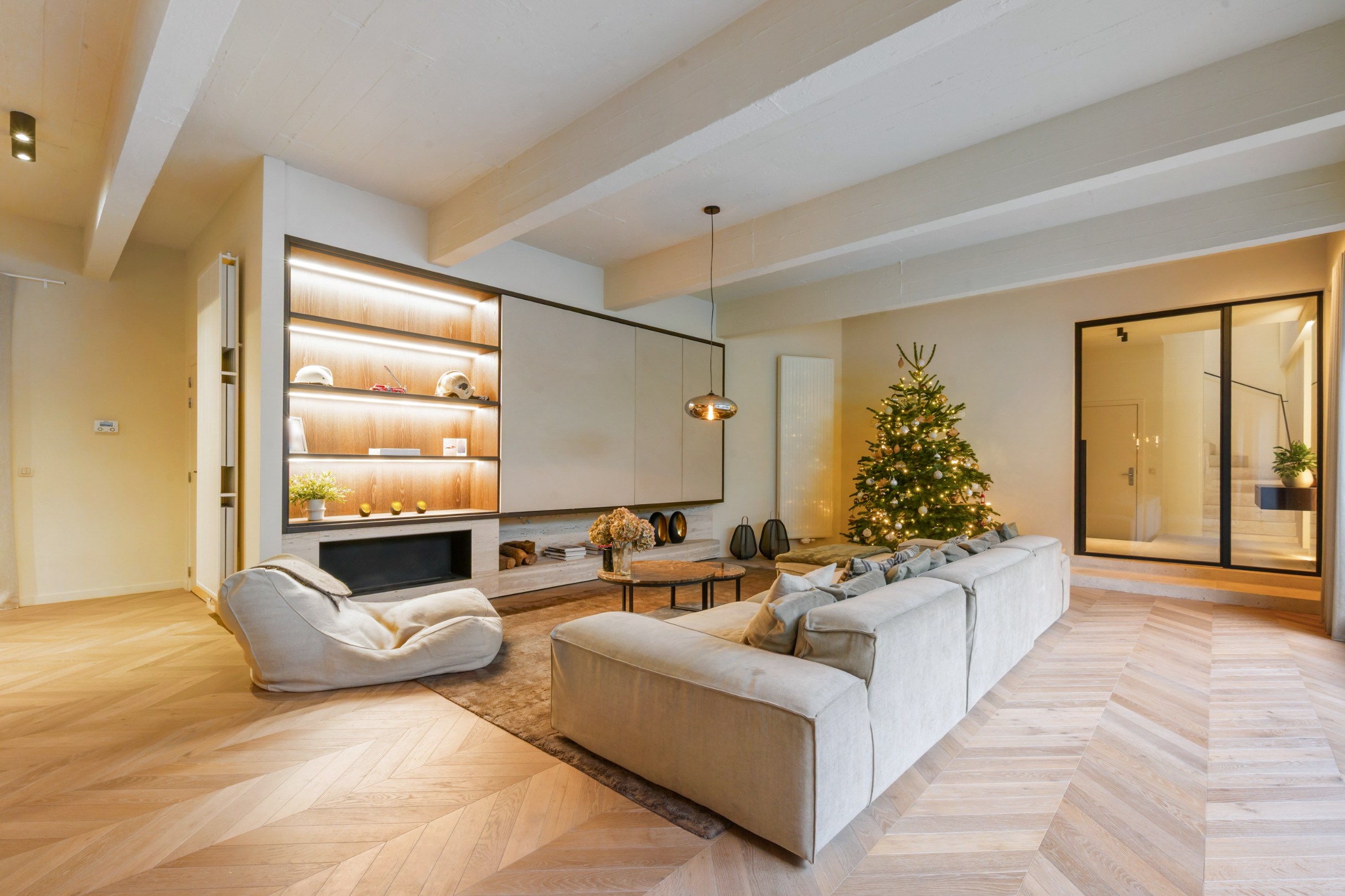 Uitzonderlijk achterhuis met 3 buitenruimtes in Antwerpen - foto 1