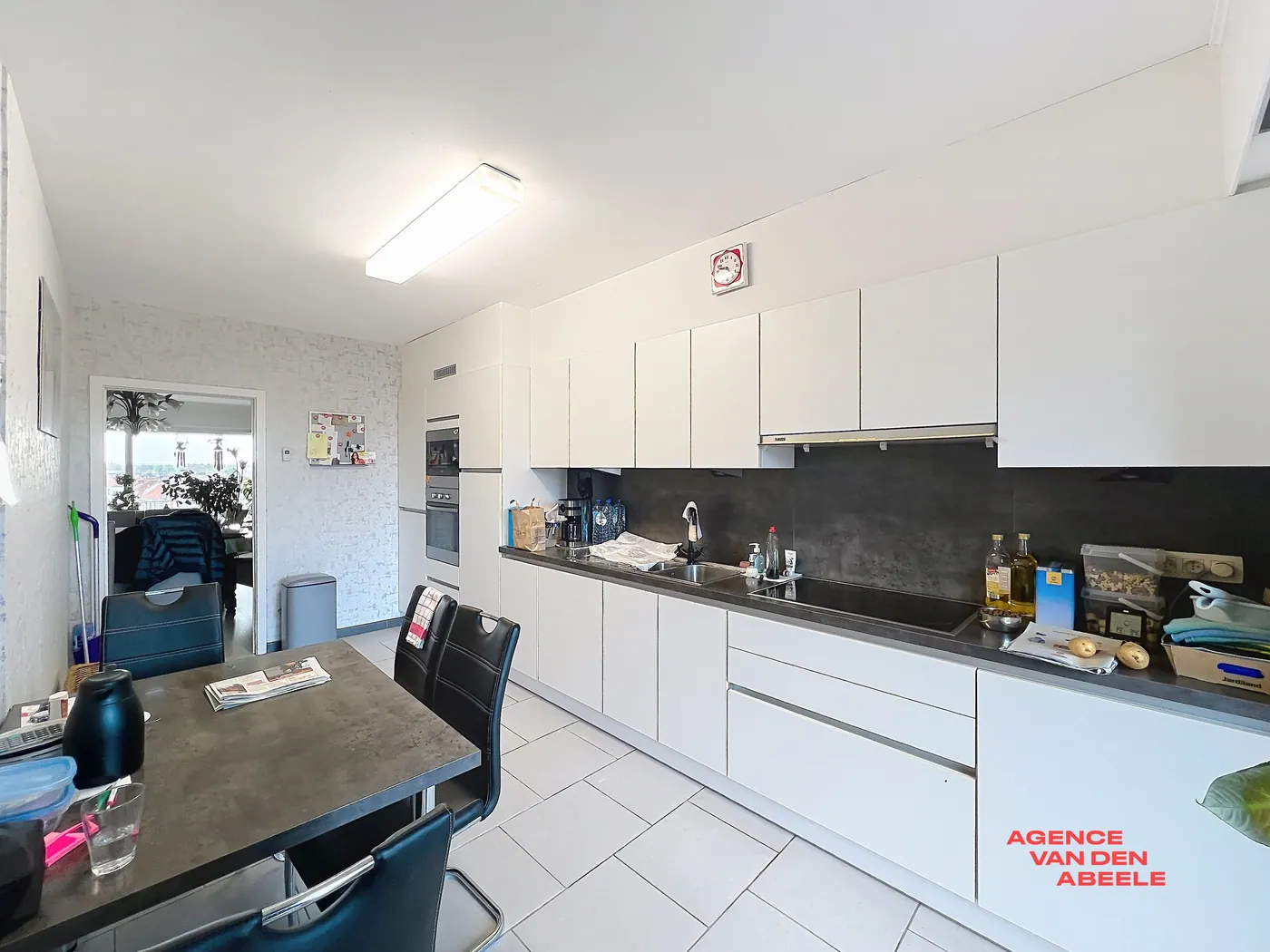 Centraal gelegen appartement met 3 slaapkamers en terras - foto 4