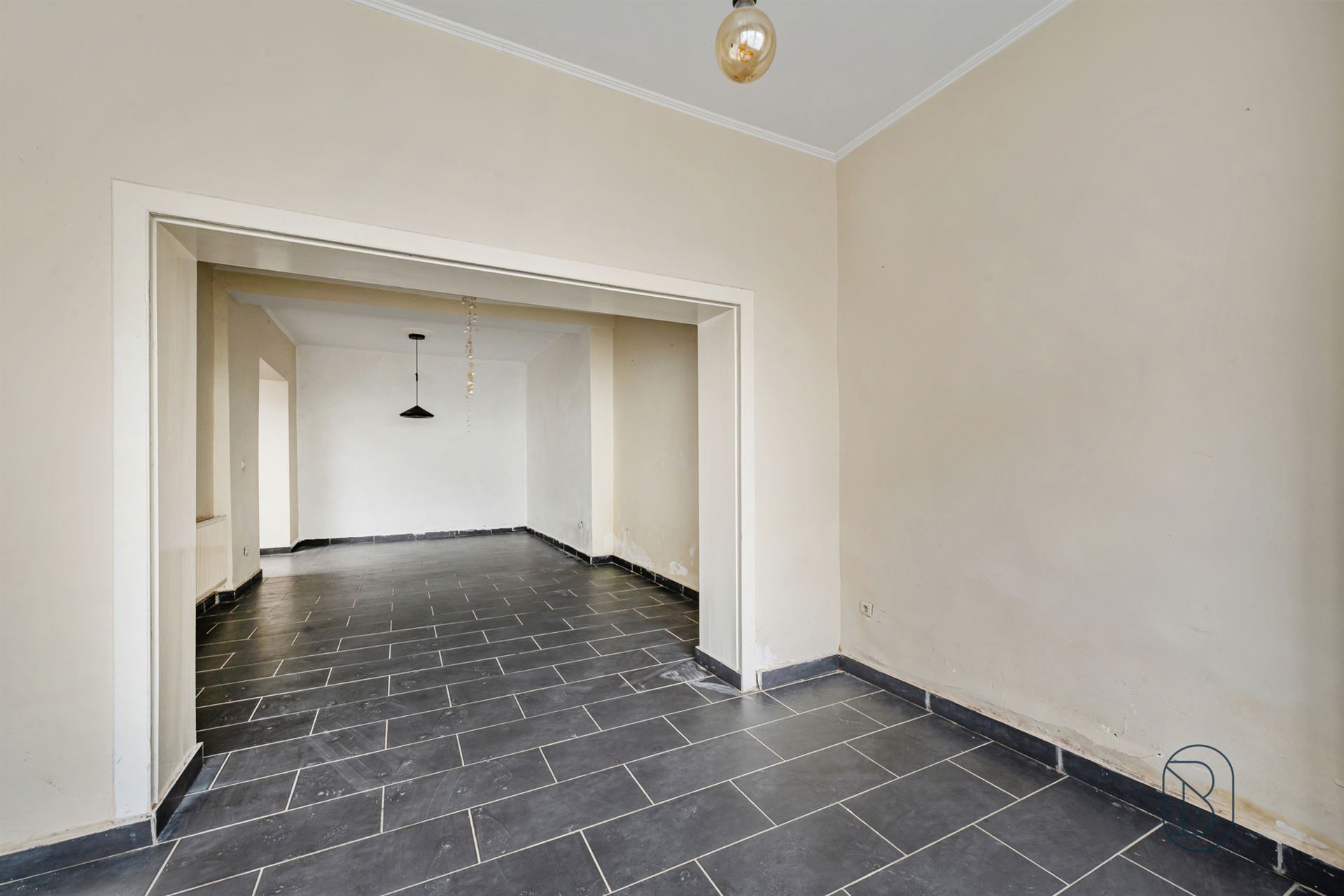 Woning met 2 slpks in centrum Ronse nabij station - foto 4
