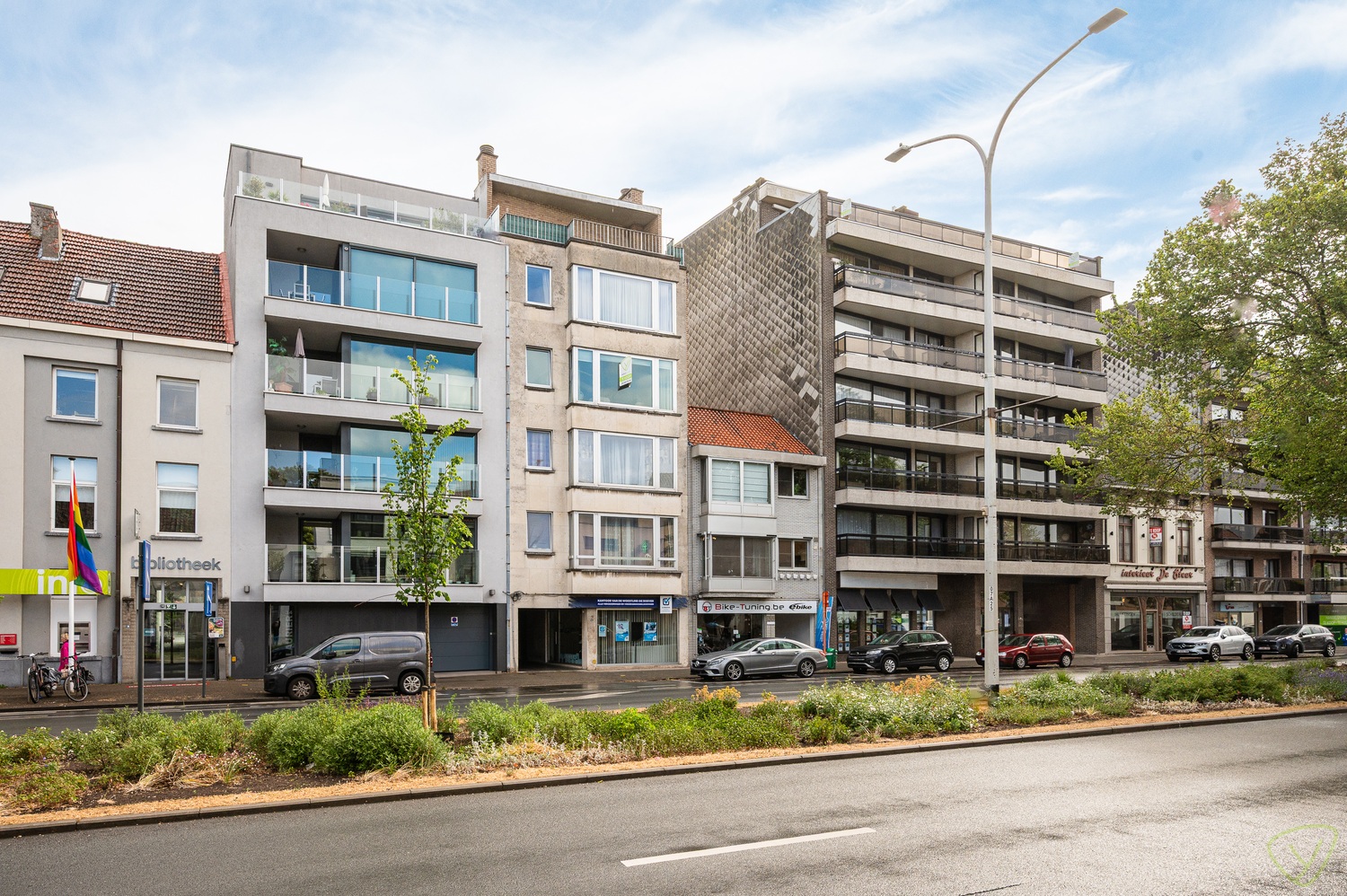 Centraal gelegen appartement met 2 slaapkamers in Eeklo - foto 2