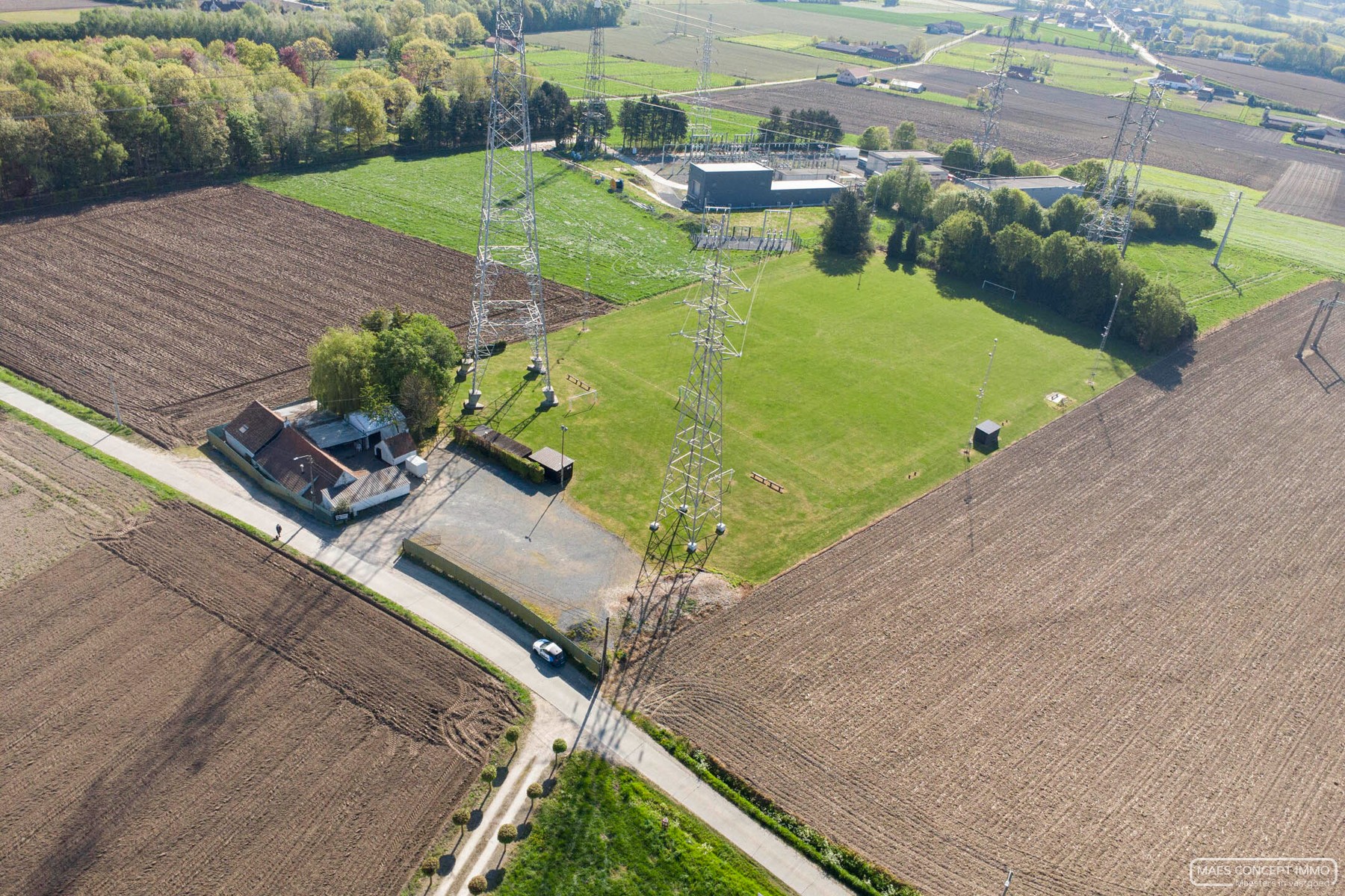Café en voetbalveld te koop in het landelijke Wortegem - foto 2