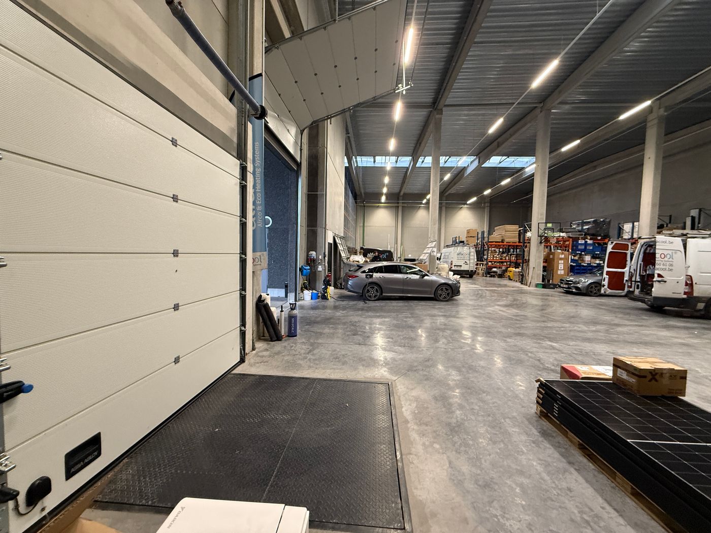 Opslagruimte van 1.003 m² &amp; uitstekende visibiliteit langs E40 - photo 2