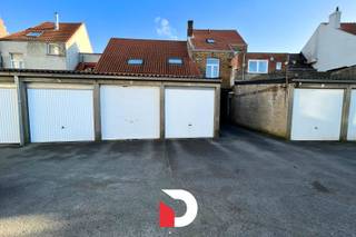 Gesloten garagebox nr 17 op een centrale ligging in de werkhuisstraat te Brugge.