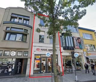 Investeringseigendom te koop, gelegen op de Bredabaan te Merksem. Dit betreft een commercieel gebouw, verhuurd aan ‘Hans Anders’ met een jaarlijkse huuropbrengst van 35.328 euro. <br /><br />Benieuwd naar deze opbrengsteigendom te koop in Merksem? <br />Contacteer info@immodelestre.be of 054 33 62 52.<br />www.immodelestre.be<br />