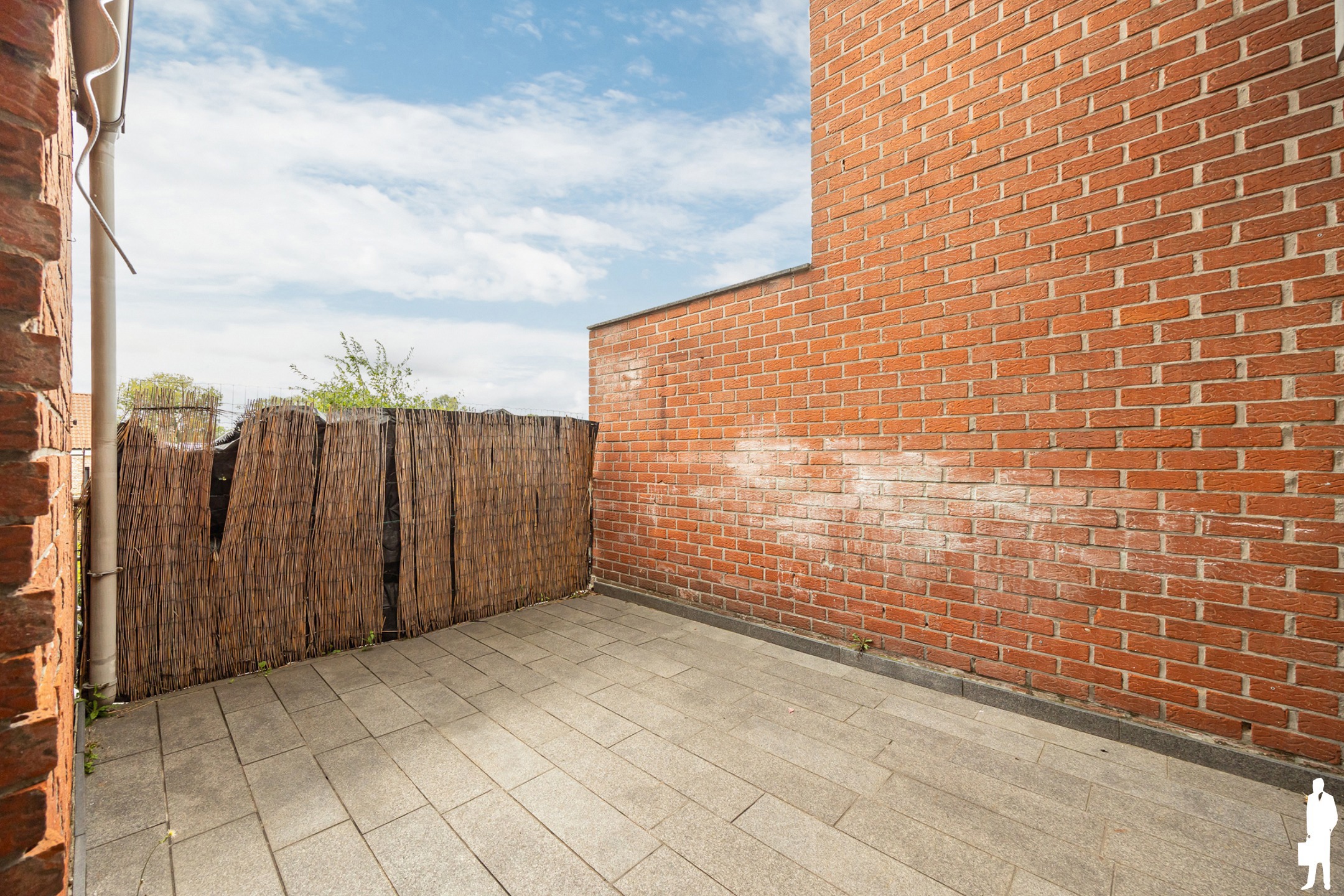 Duplex appartement met 2 terrassen en 2 staanplaatsen - foto 5