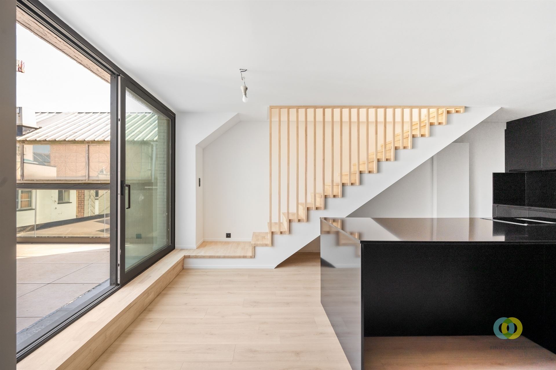 Duplex spacieux et renové - photo 3