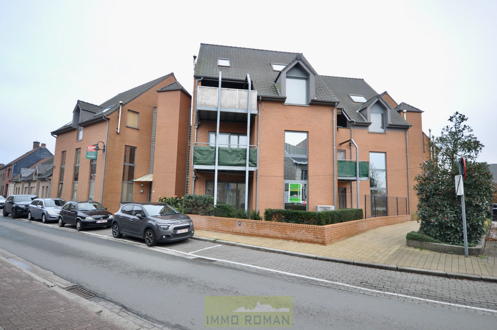 Instapklaar gelijkvloers appartement met terras/tuintje in het centrum van Kluisbergen, deelgemeente Berchem - foto 1