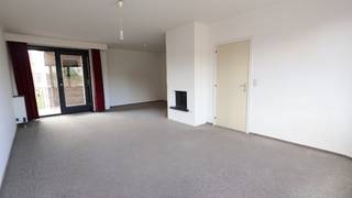Op de derde verdieping van een kleinschalige residentie kunnen we dit ruim appartement terugvinden! Het appartement is voorzien van een inkomhall met...