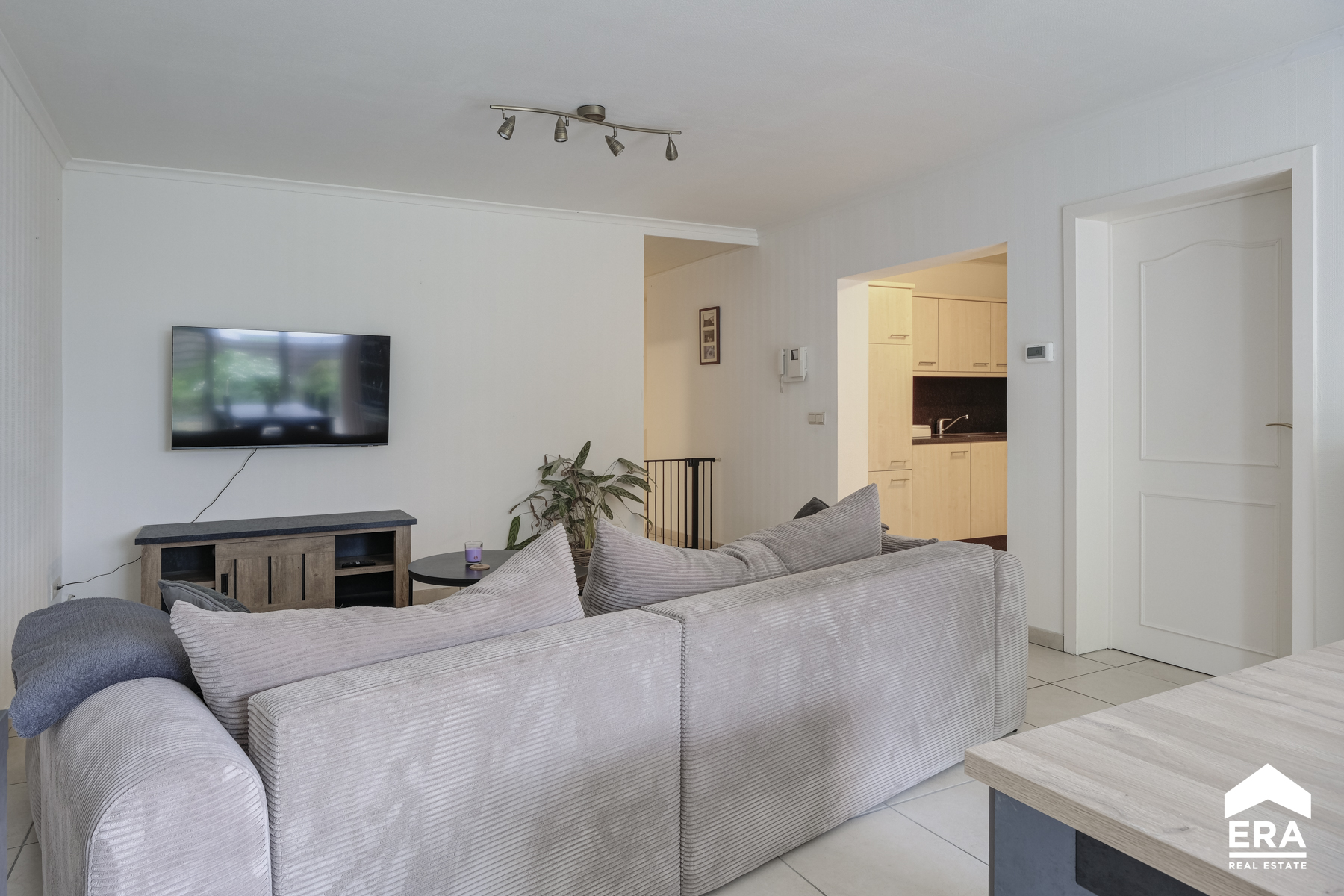 Ruim gelijkvloers appartement met garage en ruim terras/tuin - foto 4