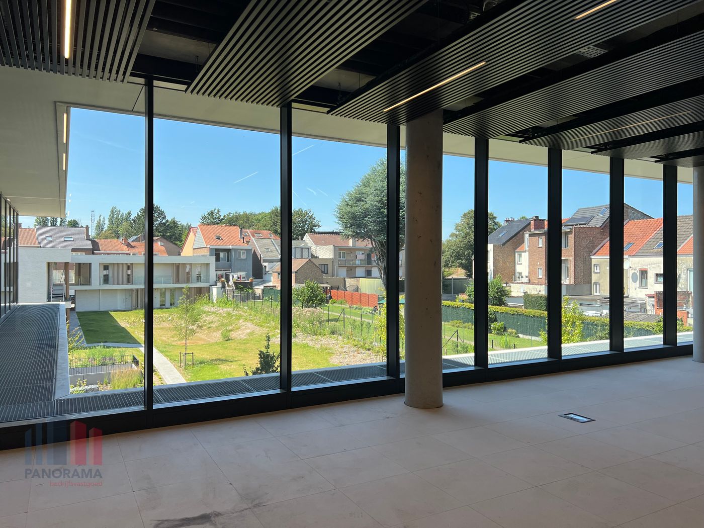 302 m² de nouveaux bureaux/polyvalents sur l'A12/R0 - photo 1