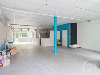 <p>Ruime te renoveren gesloten bebouwing met zonnige tuin en tal van mogelijkheden!</p><p>Bent u op zoek naar een woning die u volledig naar uw smaak kunt inrichten? Dan is deze woning beslist een bezoekje waard.<br />Met een bewoonbare oppervlakte van maar liefst 232 m² biedt deze woning een uitstekende basis voor wie op zoek is naar ruimte, comfort en renovatiemogelijkheden. Dankzij het EPC-label C, de aanwezige zonnepanelen, dubbele beglazing en de reeds uitgevoerde isolatiewerken, beschikt deze woning bovendien over een degelijke energetische basis.<br />Binnenin krijgt u alle vrijheid om de ruimtes naar eigen behoeften en levensstijl vorm te geven. Of u nu droomt van een moderne gezinswoning, een ruime thuiswerkplek of een combinatie van beide: hier zijn de mogelijkheden eindeloos.<br />Buiten geniet u van een terras met aangename tuin van circa 350 m², ideaal om te ontspannen, te tuinieren of gezellige momenten door te brengen met familie en vrienden.<br />Een ideale opportuniteit voor wie ruimte, potentieel en een goede energetische basis zoekt.</p><p>Goede ligging, in het centrum van Grootlo. Op wandelafstand van scholen, openbaar vervoer,...</p><p>Wens je een gratis schatting? Vergeet dan zeker geen contact met ons op te nemen!</p><p>Plan een bezoek via info@future-home.be of 016 90 10 21 en ontdek de vele troeven van deze woning!</p><p>EPC : C UC: 20241203-0003466107-KNR-1</p><p><br /> </p>