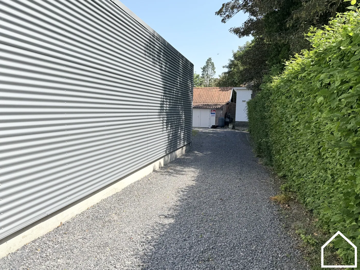 WONING MET 3 SLAAPKAMERS,GARAGE EN ZONGERICHTE TUIN - foto 5