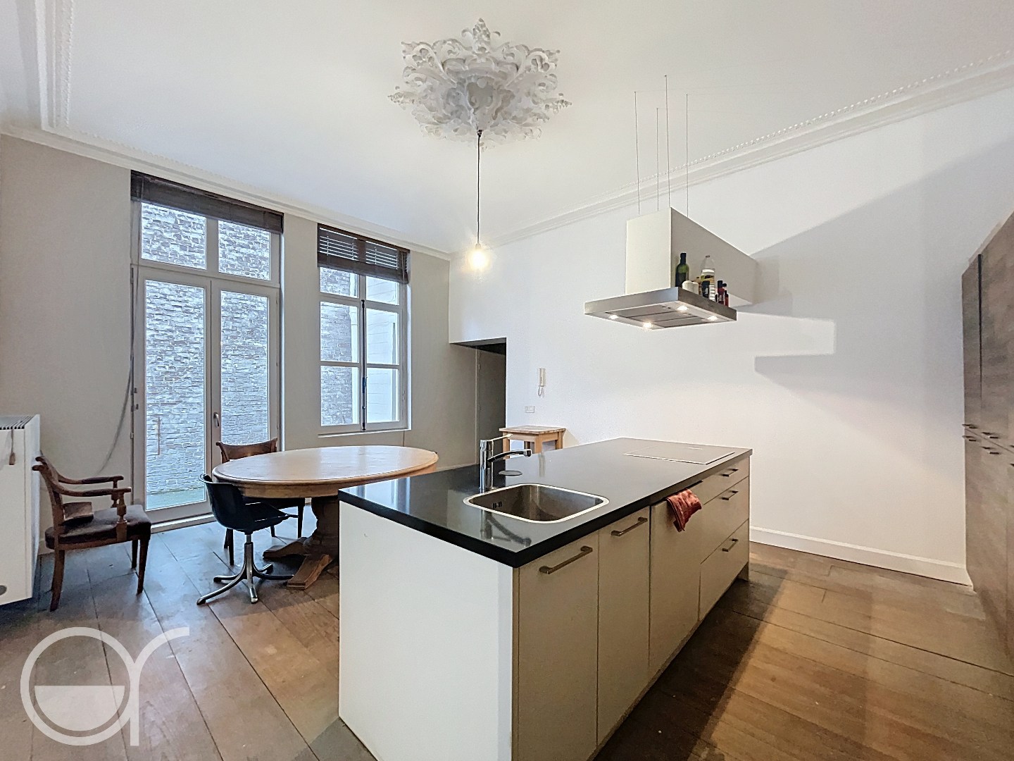 Historische loft met uniek gevoel van ruimte en licht gelegen te Oudburg - foto 5