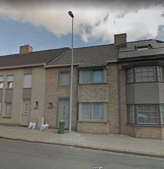 huur: gezellig gesloten huis in het centrum van Reningelst, op wandelafstand van scholen en openbaar vervoer. Deze woning met EPC-label B biedt een...