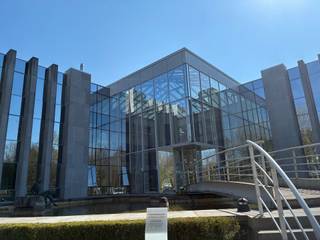 Offices strategically located between the centre of Louvain-la-Neuve and the Einstein Science Park.Immediate proximity to the N25 and E411.Easily...