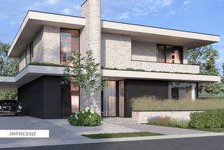 In de rustige en residentiële grensregio van Hamont‑Achel, op een boogscheut van Nederland, bevindt zich deze bijzonder ruime casco nieuwbouwwoning, waar hedendaagse architectuur, licht en royale volumes samenkomen. De woning biedt een aangename combinatie van woonrust, ruimte en bereikbaarheid en vormt een ideale basis voor wie op zoek is naar een kwaliteitsvolle woning die volledig naar eigen visie kan worden afgewerkt.<br /><br />De woning wordt aangeboden in casco staat en onderscheidt zich door haar tijdloze, architecturale uitstraling en doordachte opbouw. Dankzij de sterke ruwbouwkwaliteit en het flexibele ontwerp kan de afwerking volledig worden afgestemd op persoonlijke woonwensen. Indien gewenst kan de bouwheer instaan voor de verdere afwerking, wat het project zowel interessant maakt voor zelfbouwers als voor kopers die een meer begeleid traject verkiezen.<br /><br />Met een bewoonbare oppervlakte van ca. 268 m² biedt de woning bijzonder ruime leefvolumes. Het gelijkvloers is opgevat als een open en lichtrijke leefverdieping, met ruimte voor een royale leefruimte en keuken, aangevuld met een apart toilet en praktische berging. Grote raampartijen zorgen voor een mooie lichtinval en een sterke verbinding met de buitenomgeving.<br />Op de verdieping is plaats voorzien voor vier volwaardige slaapkamers, waaronder een comfortabele master bedroom met dressing en badkamer. Verder omvat deze verdieping een badkamer, een apart toilet en een nachthal, wat resulteert in een rustige en functionele slaapverdieping voor het hele gezin.<br />Een absolute meerwaarde is de volledig onderkelderde structuur van ca. 142 m². Deze ruime kelderverdieping biedt tal van invullingsmogelijkheden, zoals opslag, hobbyruimte, fitness, atelier of technische ruimte, en verhoogt het gebruikscomfort én de waarde van de woning aanzienlijk.<br />Buiten is er een open carport voorzien. <br /><br />Verkoop onder registratierechten op de grond en btw op de constructie. Casco oplevering voorzien op 31/10/2026.<br />Grondwaarde: €230.000 (12% RR) – Constructiewaarde: €539.000 (21% Btw).<br /><br />Deze woning vormt een uitstekende opportuniteit voor wie op zoek is naar een architecturaal hoogwaardige casco woning met uitstraling, een grote kelderverdieping en ruime mogelijkheden tot maatwerk, gelegen in een rustige en gegeerde grensregio.