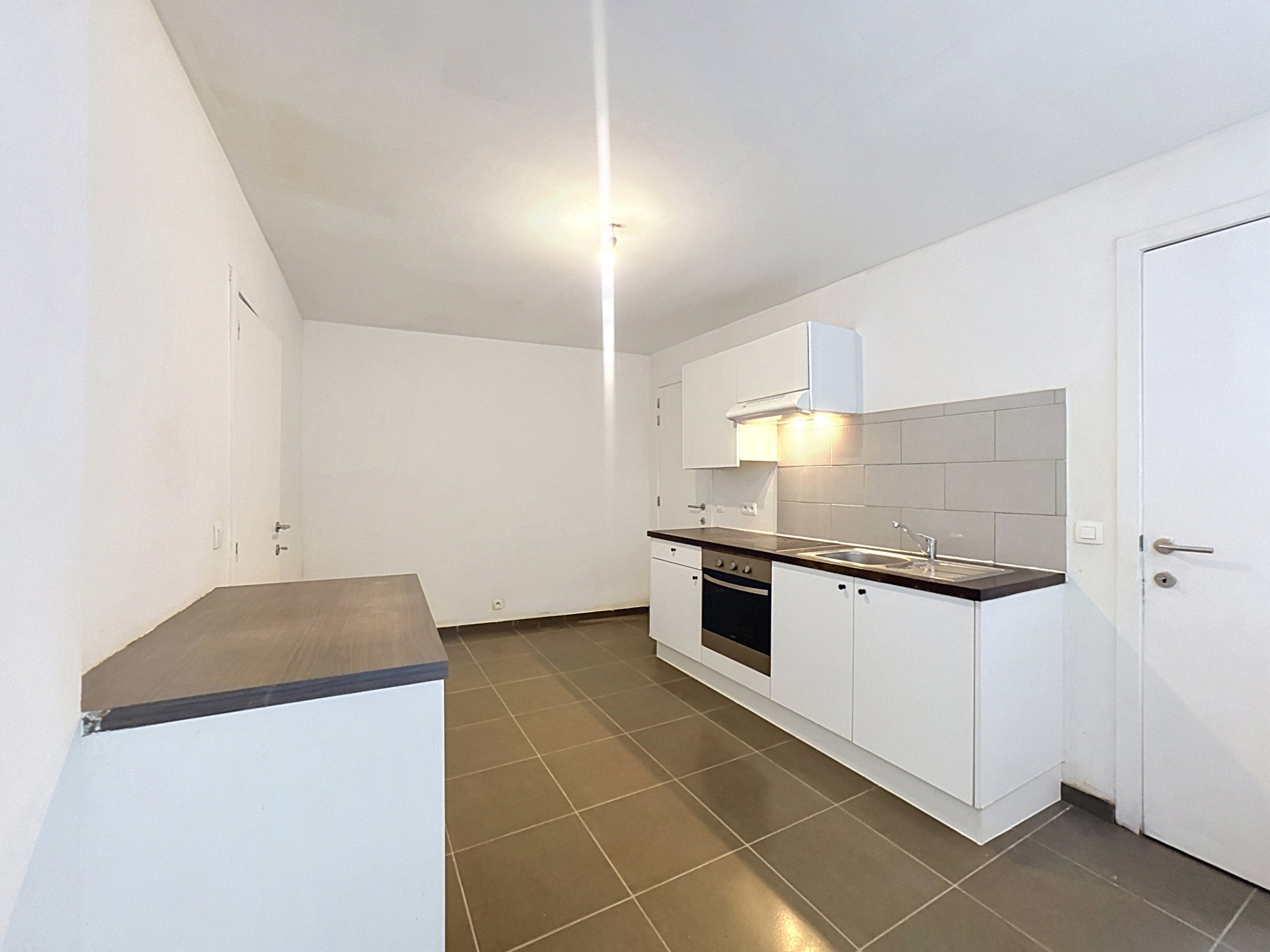 Ruime woning met 4 slaapkamers - foto 4