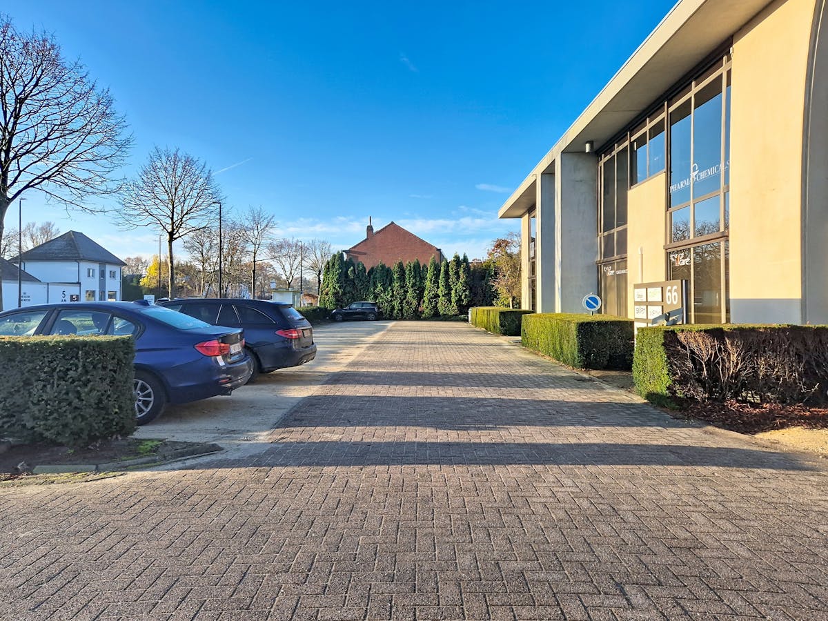 Kantoren (132 m²-174 m²) aan Kortrijksesteenweg in Sint-Martens-Latem - foto 3