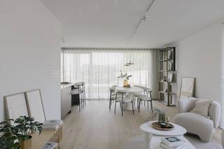 Bent u op zoek naar een prachtig afgewerkte nieuwbouwwoning in Vichte? Dan is deze absolute topper zeker iets voor u! De woning beschikt over...