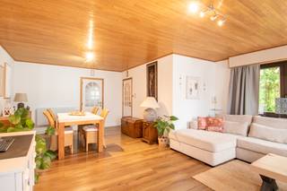 Deze gezellige halfopen woning is gelegen op wandelafstand van winkels, scholen en horecazaken. Uiteraard is er een uitstekende verbinden met de...
