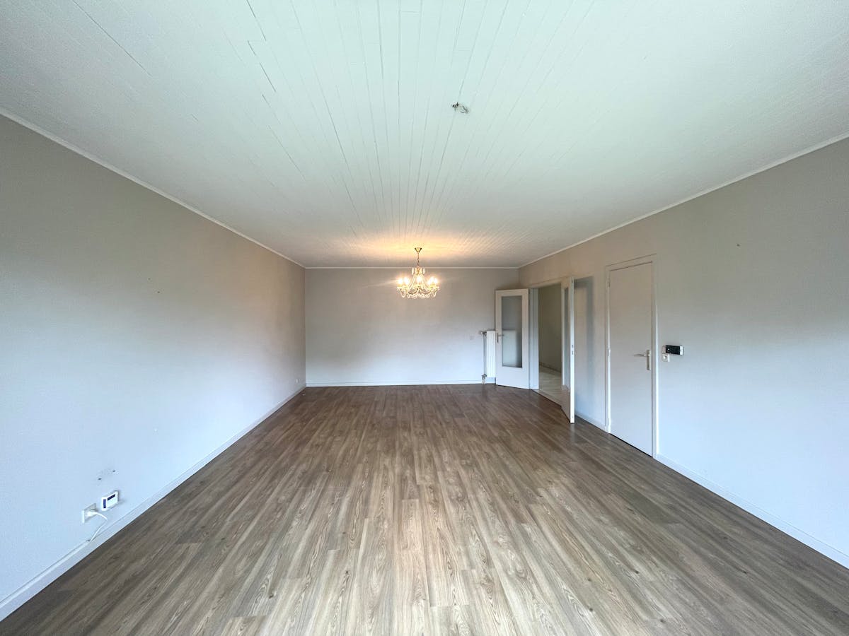 TE HUUR: 2-slaapkamerappartement in het rustige Hasselt - foto 3