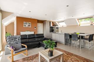 Lichtrijk dakappartement in gezellige residentie te Vilvoorde...