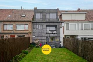 Deze verzorgde gesloten bel-étage woning is rustig gelegen in Bredene, op korte afstand van supermarkten zoals Aldi en Colruyt. De woning werd...