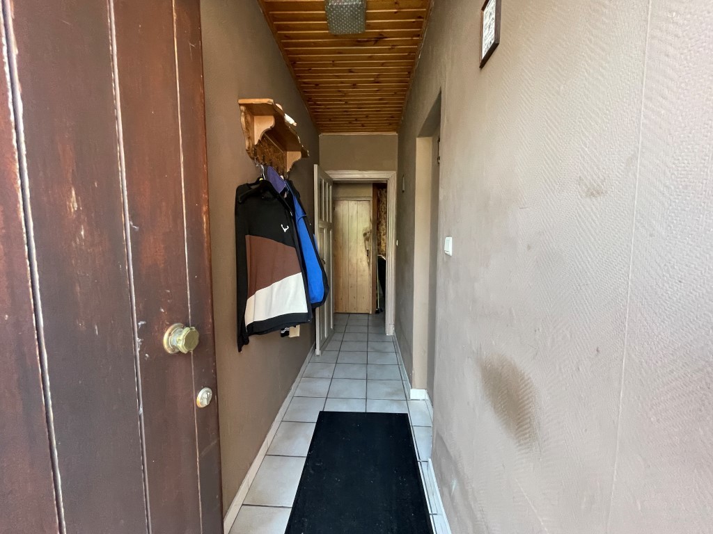 Te renoveren woning op rustige ligging met GROTE TUIN én FIETSUITWEG - foto 2