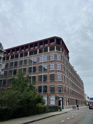 Ligging Residentie Albert bevindt zich in het bruisende Oud-Berchem, dé hotspot van Antwerpen. Je geniet er van hippe winkels, gezellige horecazaken...